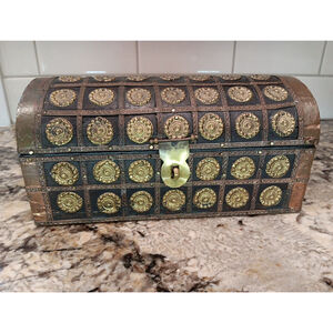 Vintage India Wooden Trinket Box, Treasure Chest 8" Long 4” High, 4” Deep NICE